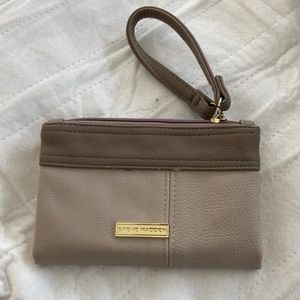 STEVE MADDEN wristlet